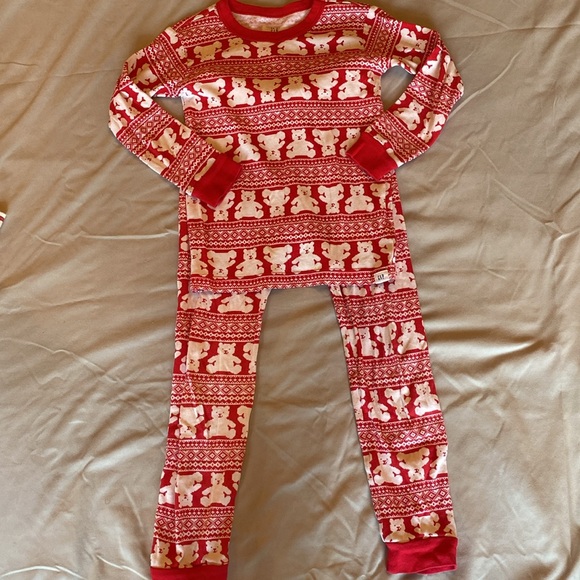 Gap size 5 Christmas pajamas bundle. Three set in great condition. - Picture 5 of 7